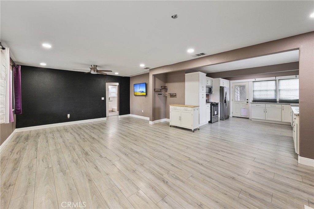 2696 N Sierra Way Property Photo 10