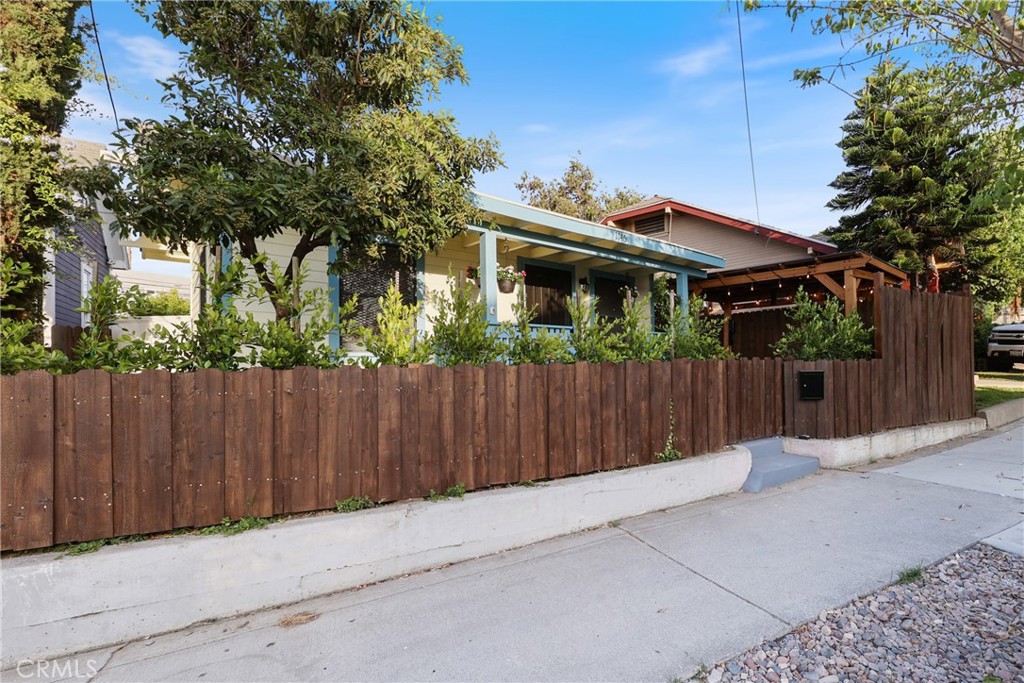 1146 N Loma Vista Drive Property Photo 11
