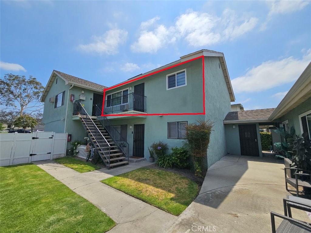 6081 Lemon Avenue C Property Photo 1