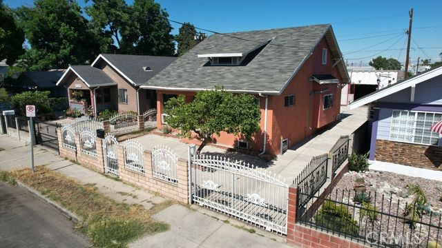 5854 Woodlawn Avenue Property Photo 1