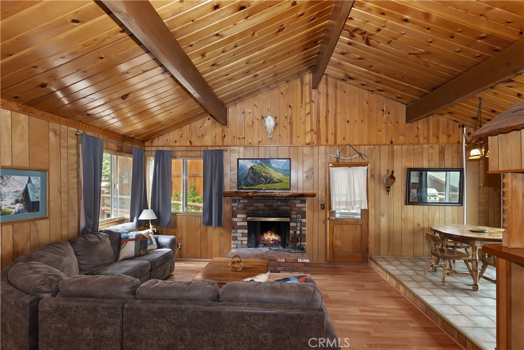 800 Plumas Court Property Photo 6