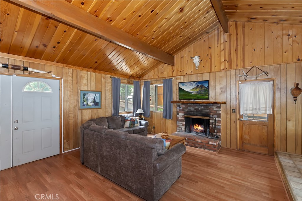 800 Plumas Court Property Photo 7