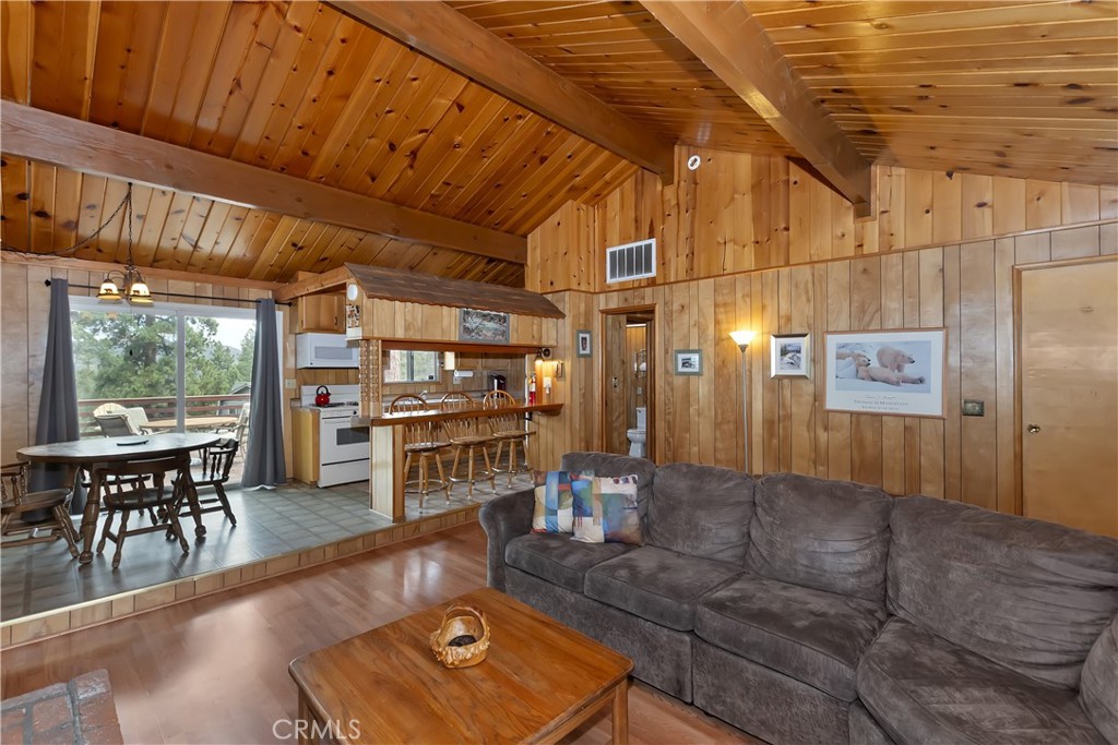 800 Plumas Court Property Photo 8