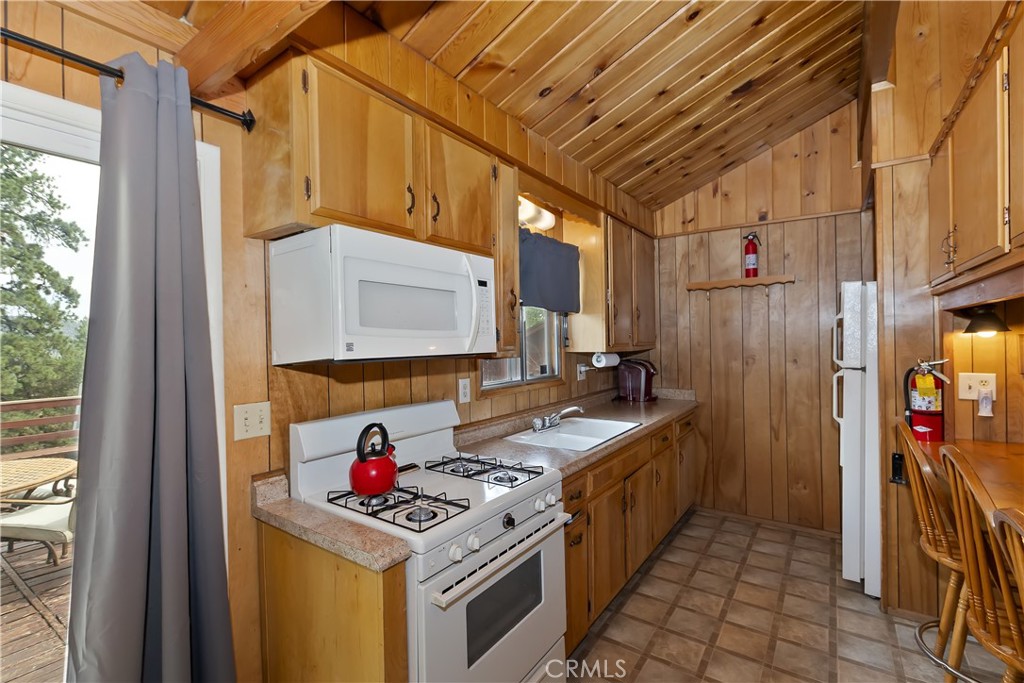 800 Plumas Court Property Photo 12