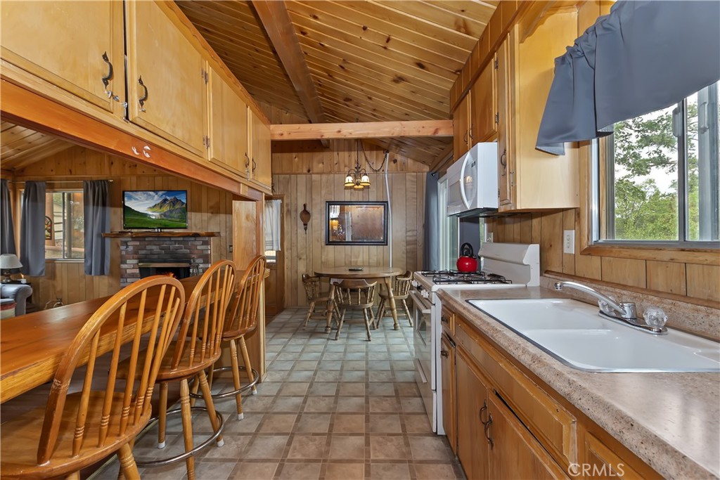 800 Plumas Court Property Photo 14
