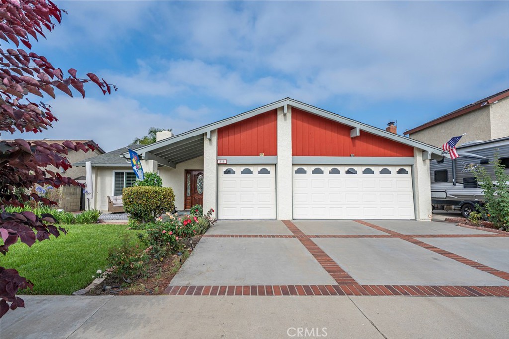 11811 La Serna Drive Property Photo 1