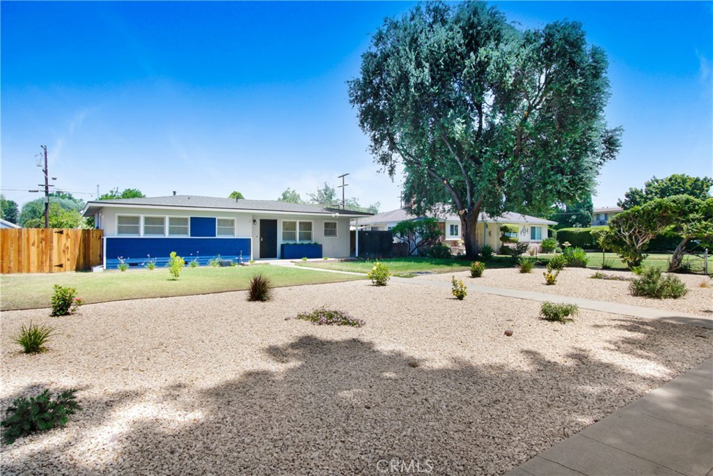 7515 Magnolia Avenue Property Photo 3