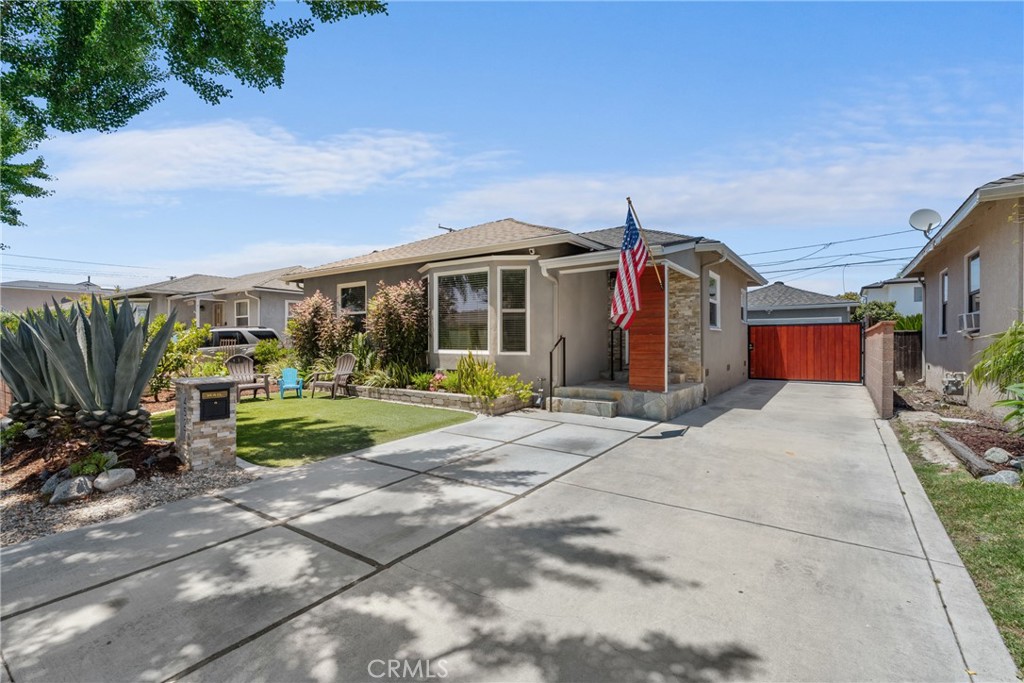 4527 Josie Avenue Property Photo 4
