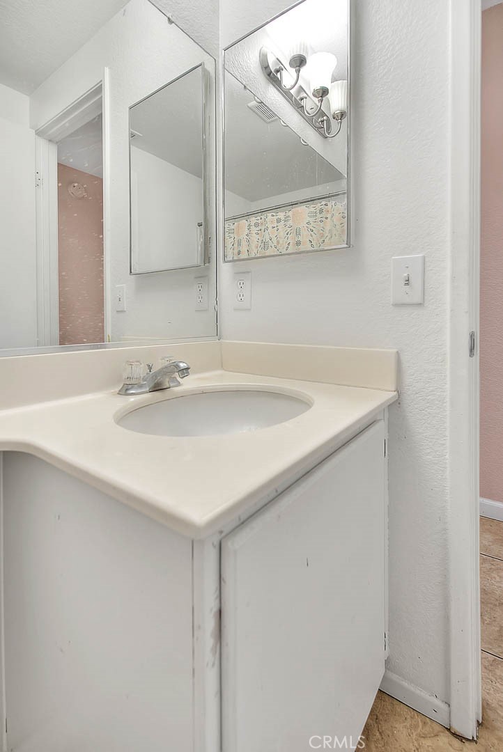 10810 Euclid Street Property Photo 10