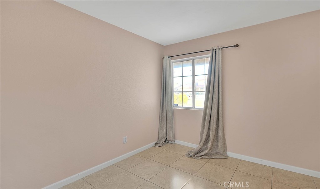 10810 Euclid Street Property Photo 12