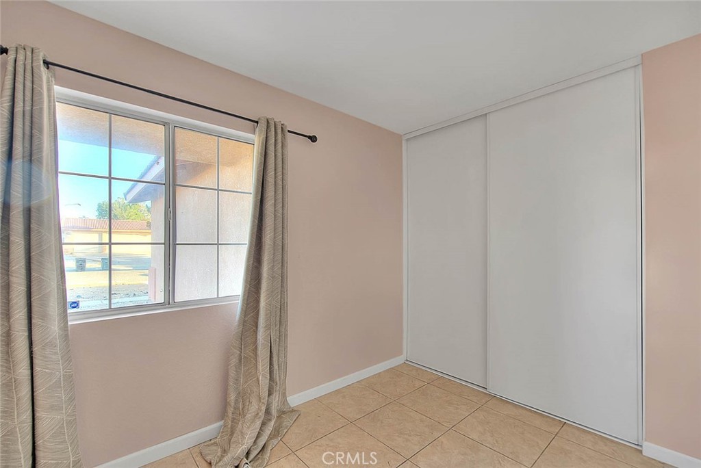 10810 Euclid Street Property Photo 13