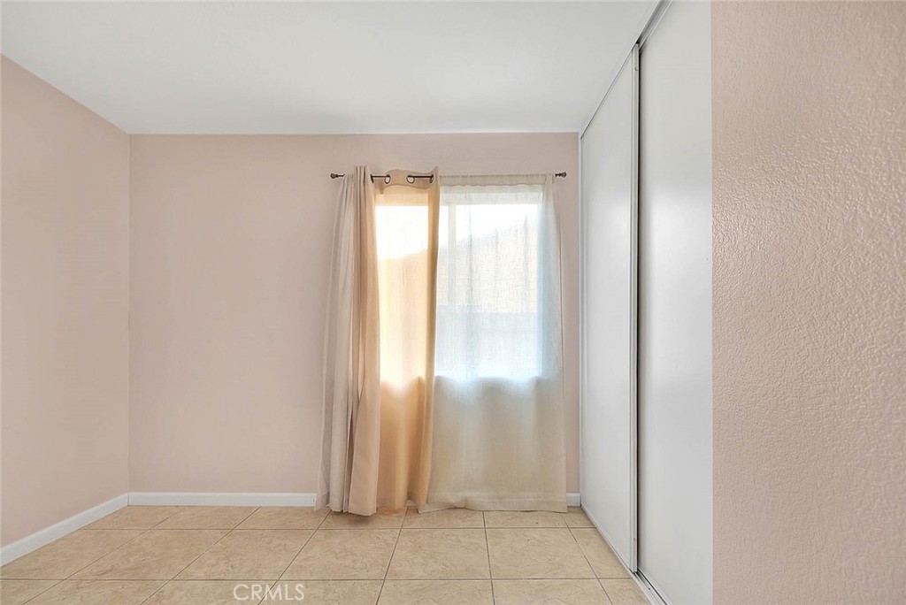 10810 Euclid Street Property Photo 15