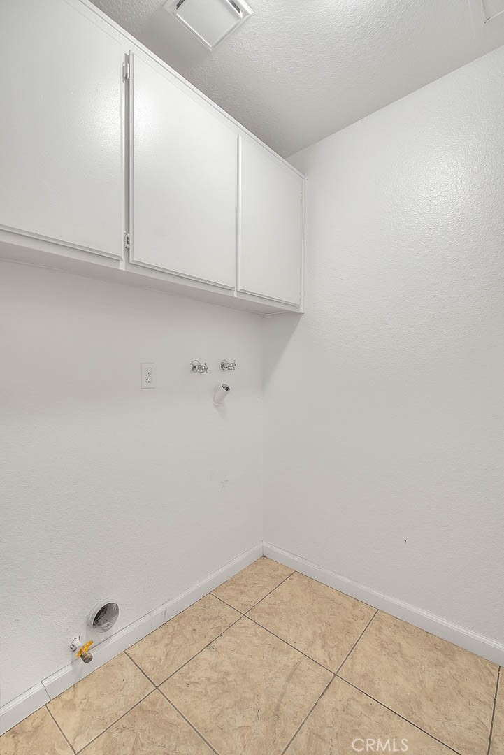10810 Euclid Street Property Photo 28