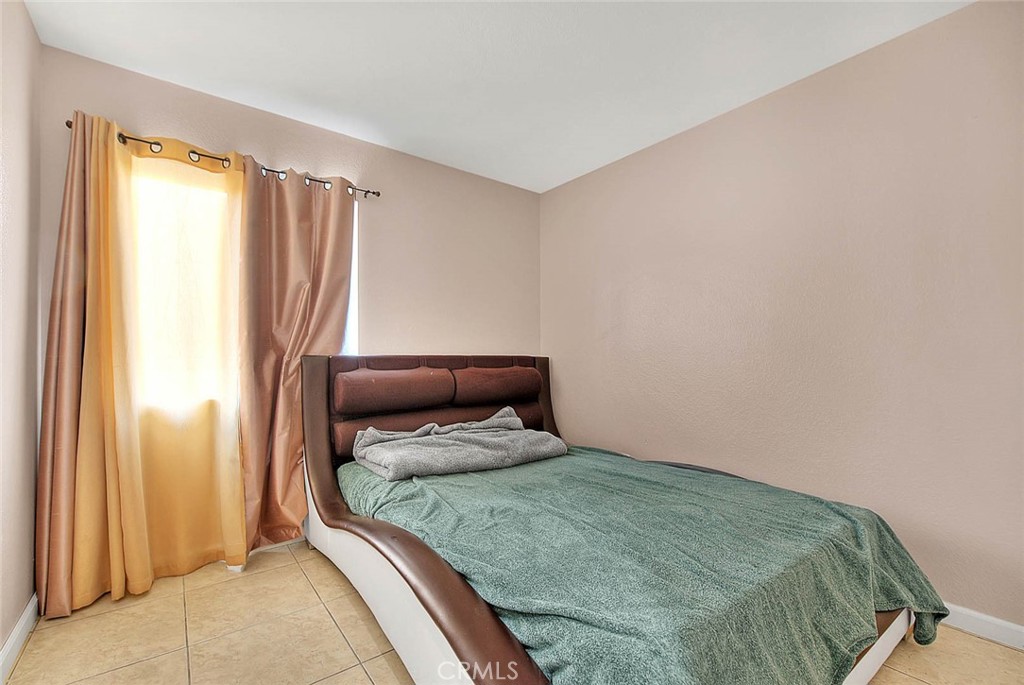 10810 Euclid Street Property Photo 38