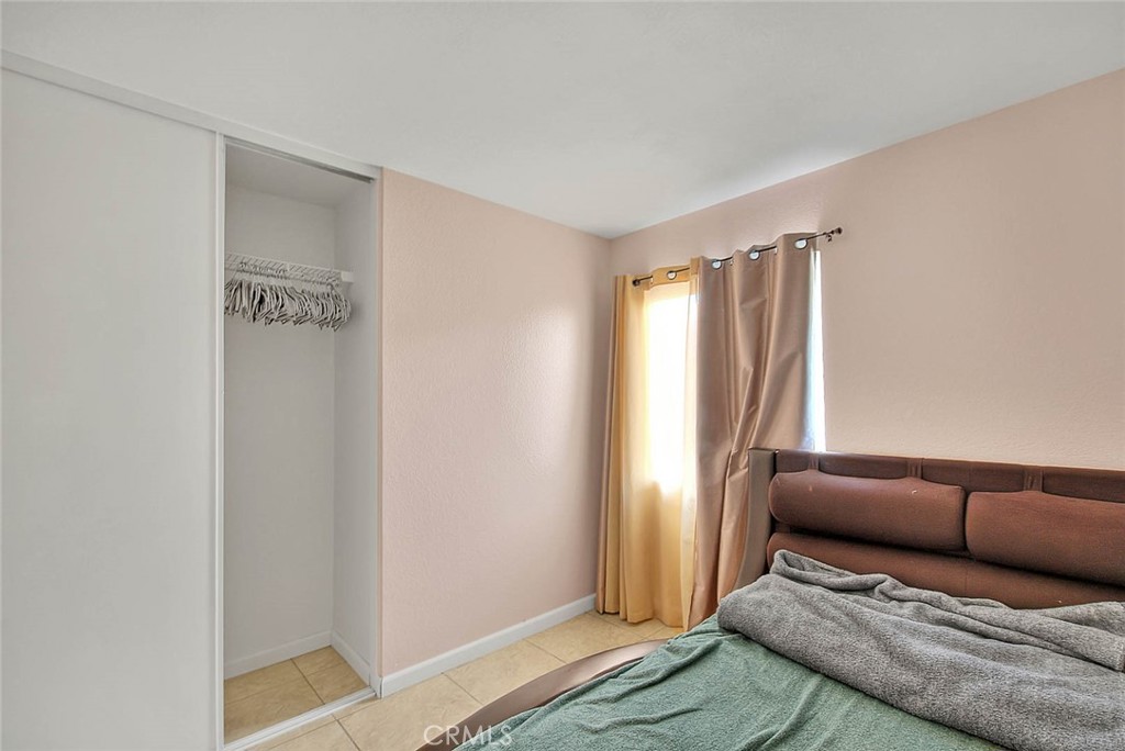 10810 Euclid Street Property Photo 39