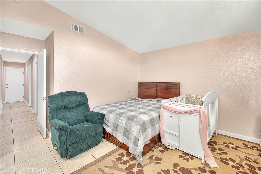 10810 Euclid Street Property Photo 41