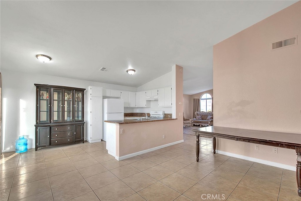 10810 Euclid Street Property Photo 44