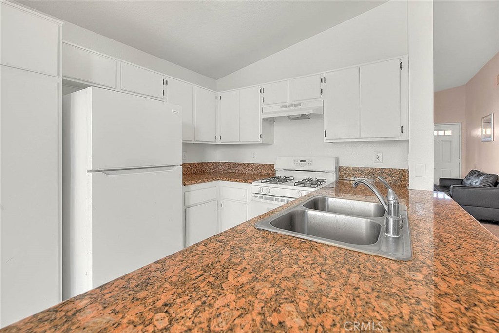 10810 Euclid Street Property Photo 47