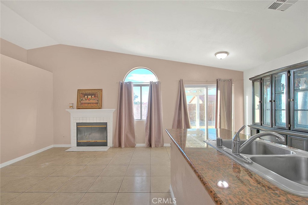 10810 Euclid Street Property Photo 49