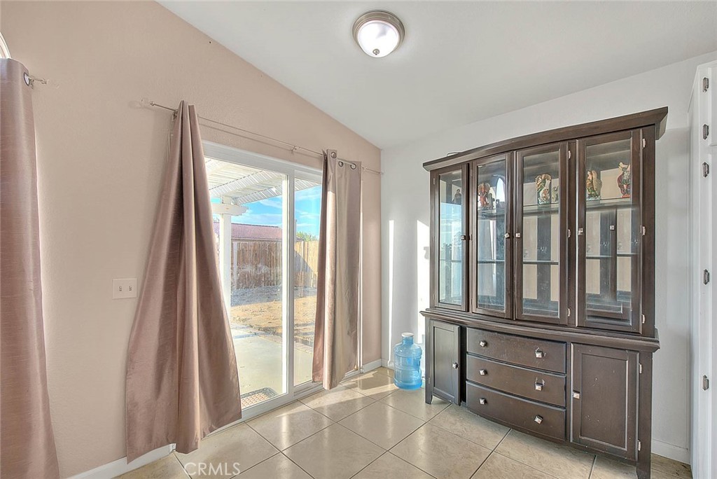 10810 Euclid Street Property Photo 51