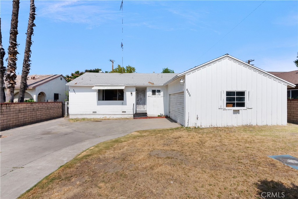 1450 Pepper Tree Lane Property Photo 1