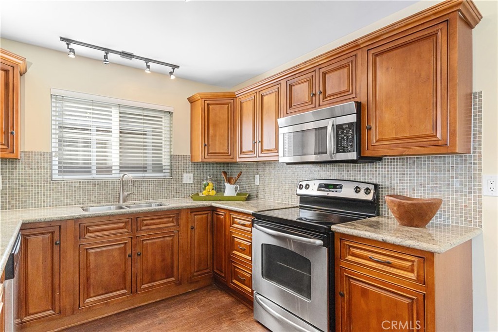 247 17th Street Property Photo 15