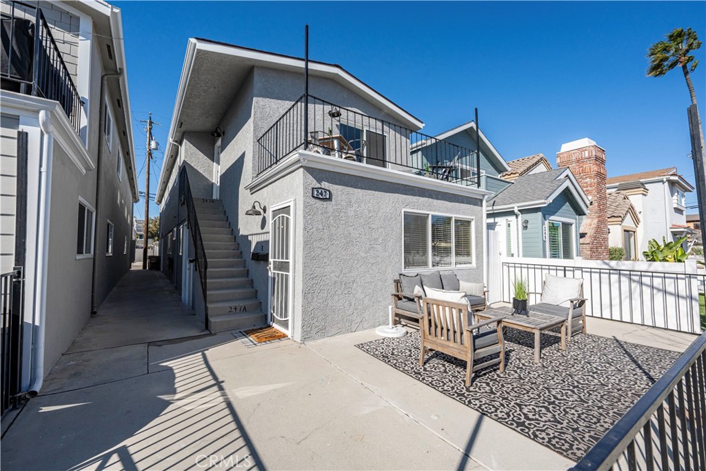 247 17th Street Property Photo 2