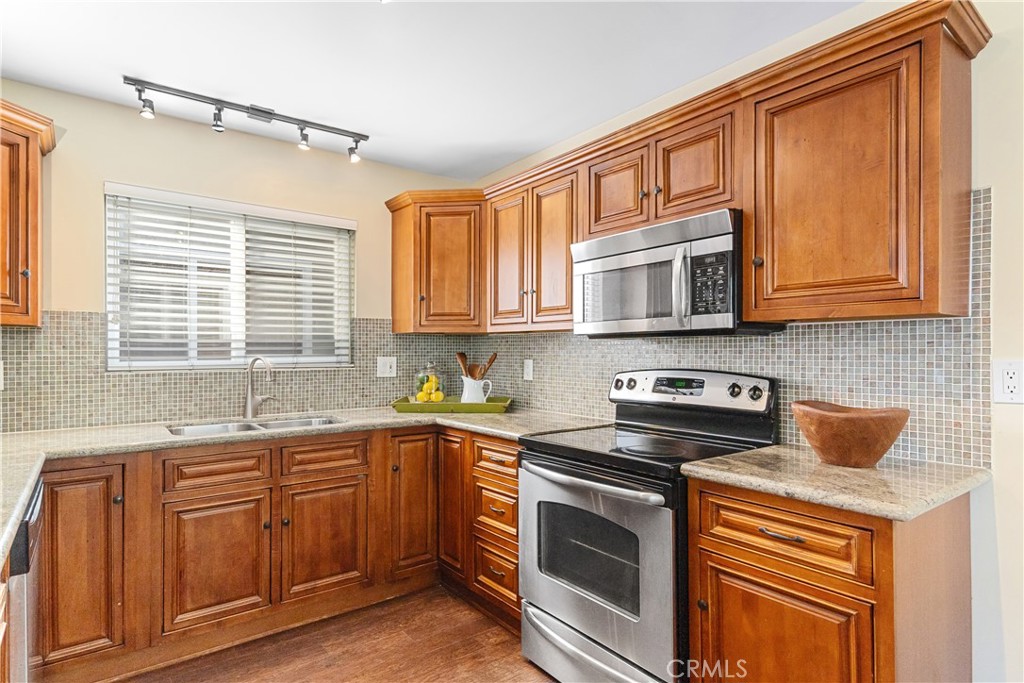 247 17th Street Property Photo 13