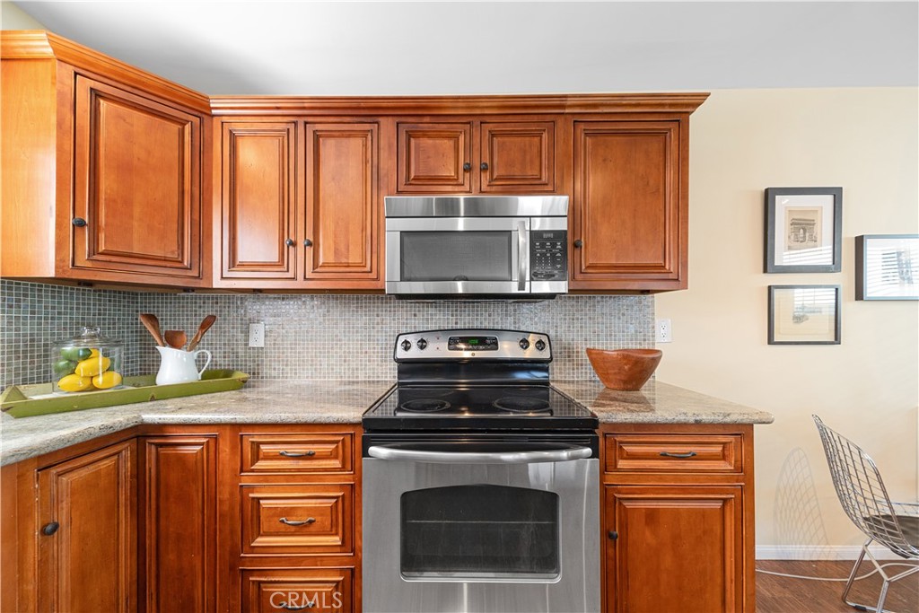 247 17th Street Property Photo 15