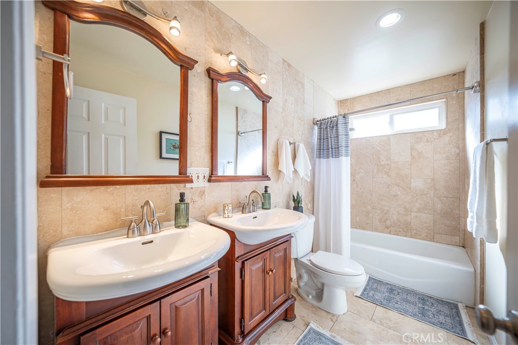 247 17th Street Property Photo 18
