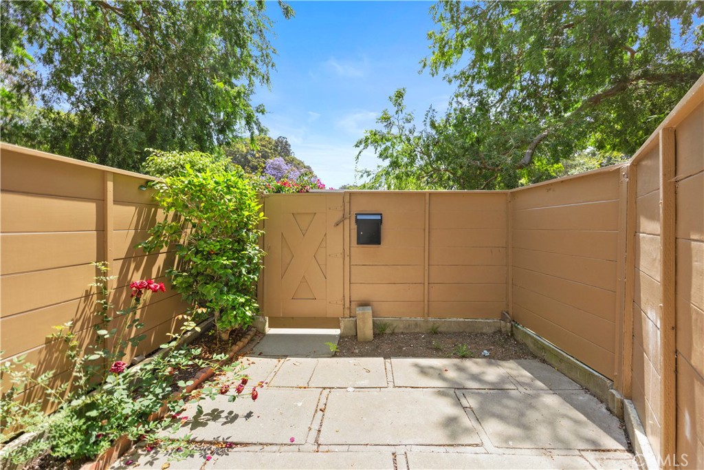 5188 Village Green Property Photo 21
