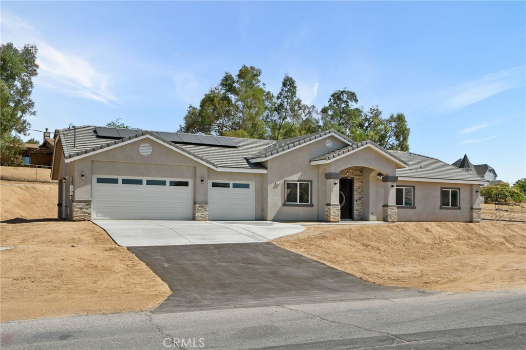 18756 Centennial Street Property Photo 4