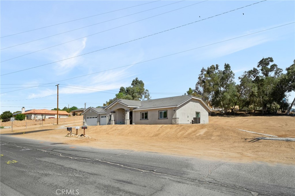 18756 Centennial Street Property Photo 5