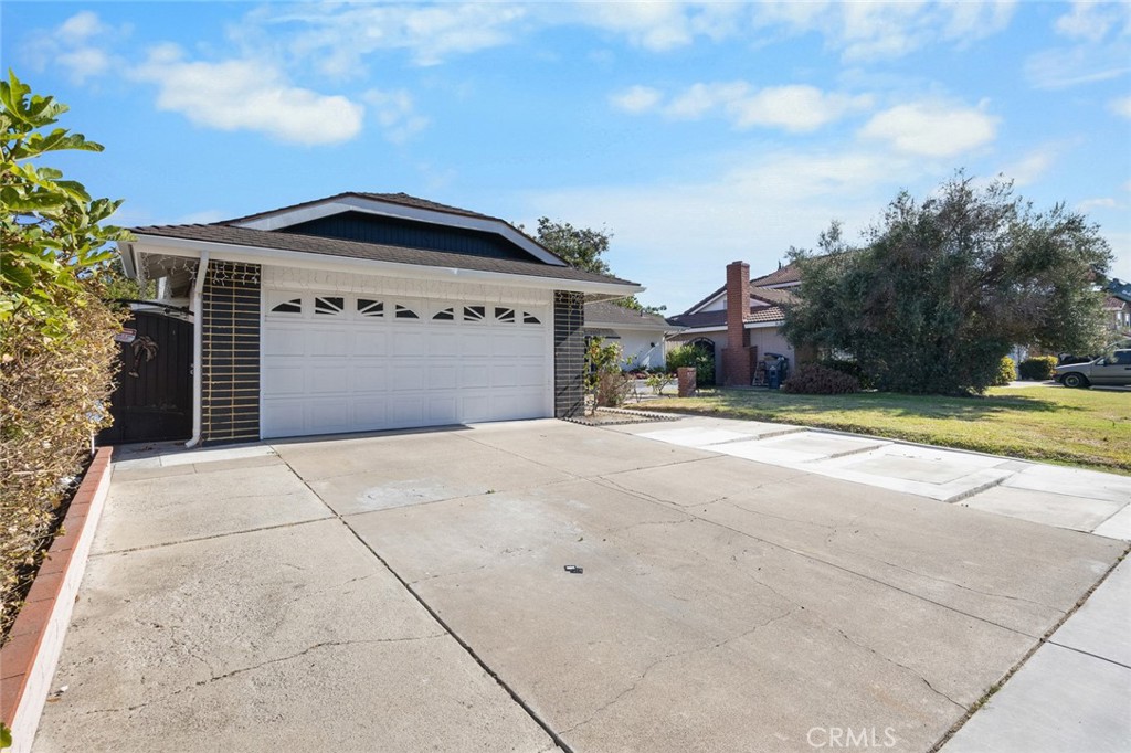 9446 Gardenia Property Photo 4