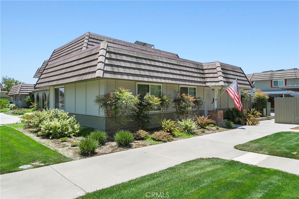 4783 Larwin Avenue Property Photo 2