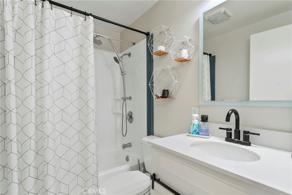 4783 Larwin Avenue Property Photo 16