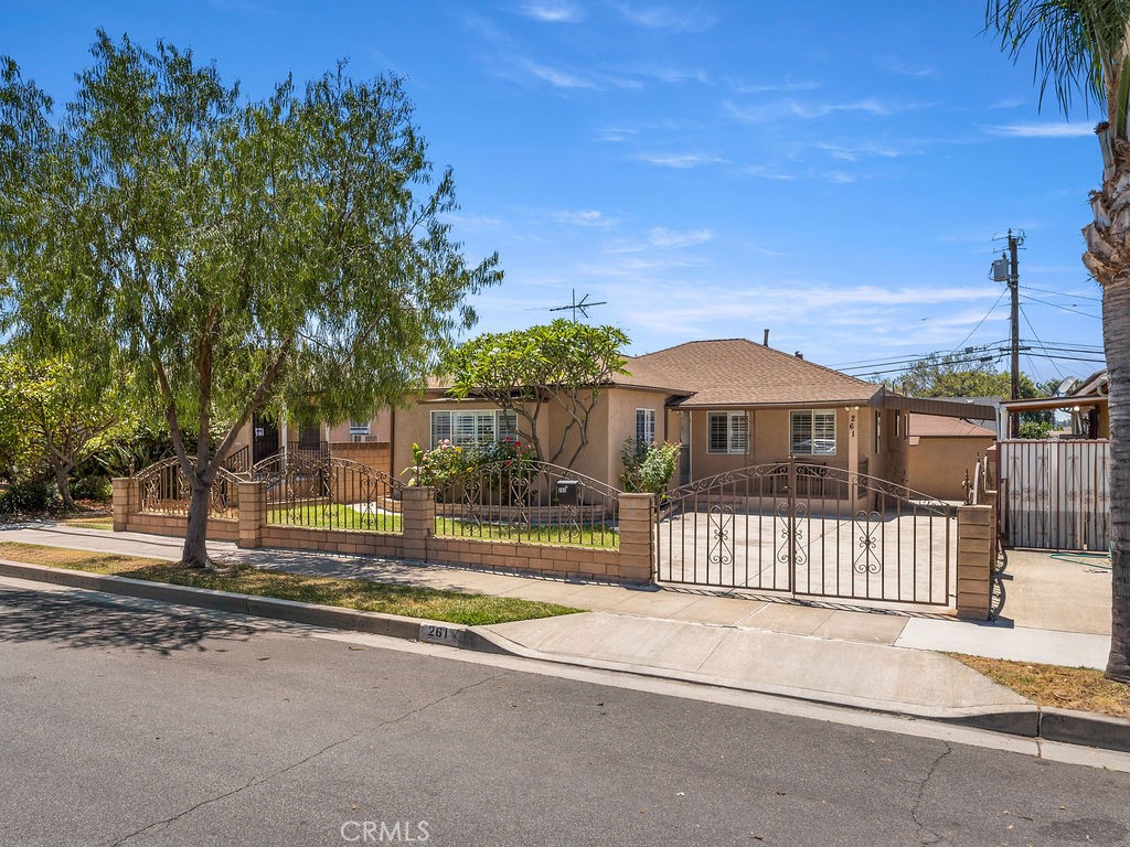 261 Twickenham Avenue Property Photo 1