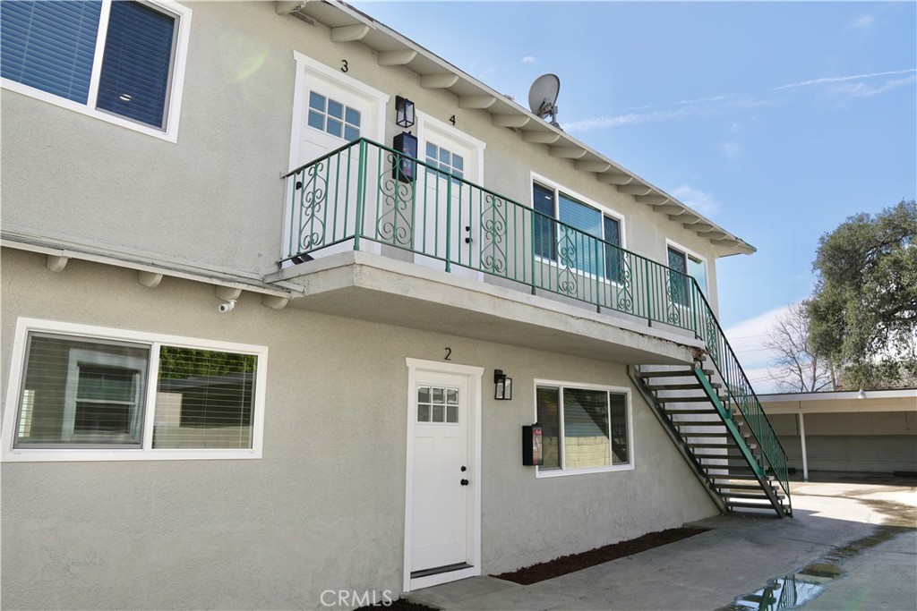 895 N Euclid Avenue 3 Property Photo 2