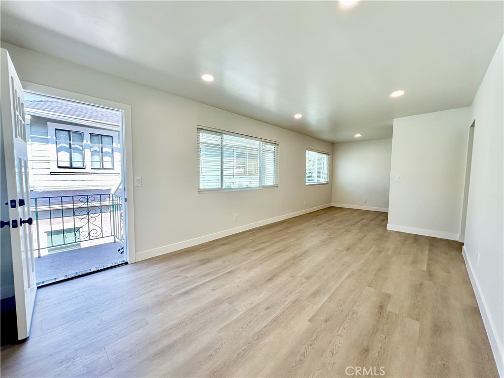 895 N Euclid Avenue 3 Property Photo 6