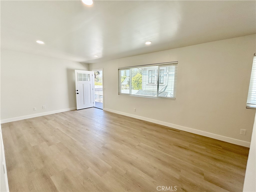 895 N Euclid Avenue 3 Property Photo 7