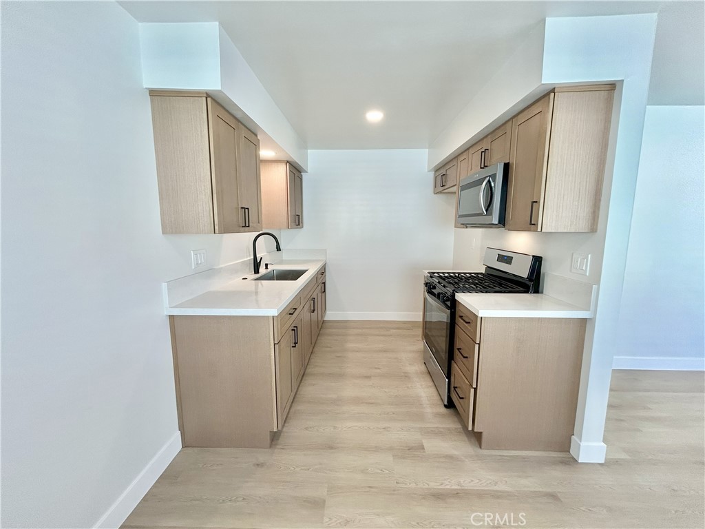 895 N Euclid Avenue 3 Property Photo 11