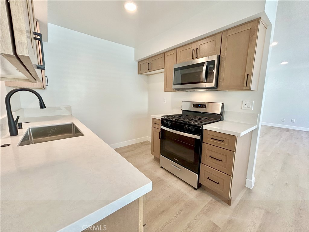 895 N Euclid Avenue 3 Property Photo 12