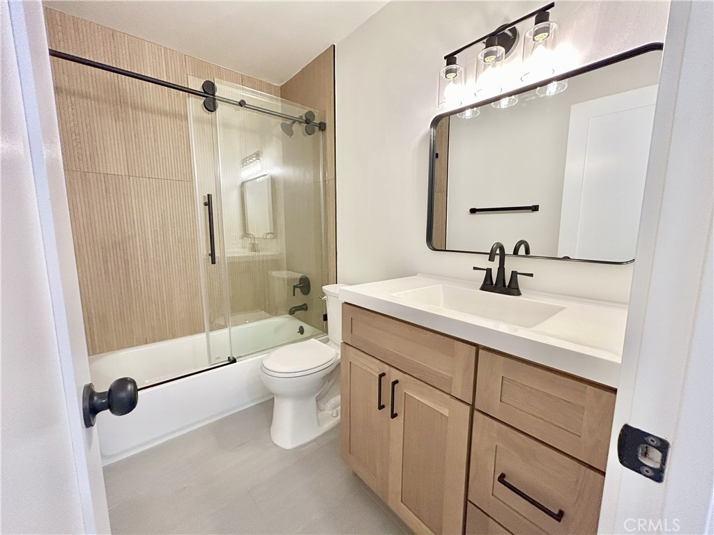 895 N Euclid Avenue 3 Property Photo 19