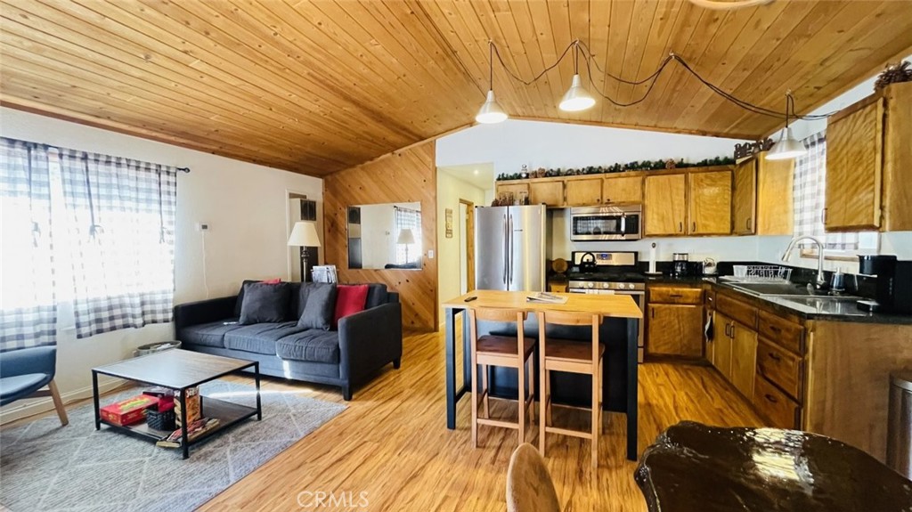 921 Wendy Avenue Property Photo 5