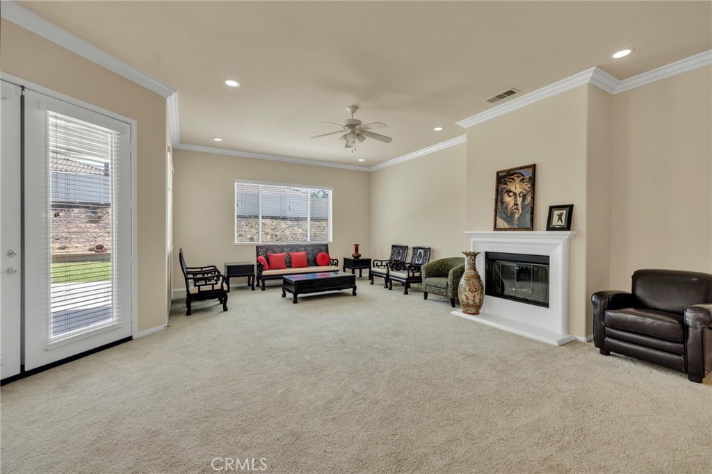 1708 Snowberry Road Property Photo 8