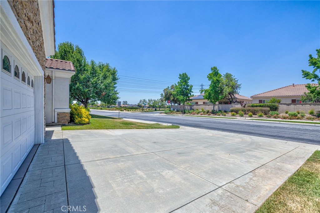 1708 Snowberry Road Property Photo 45