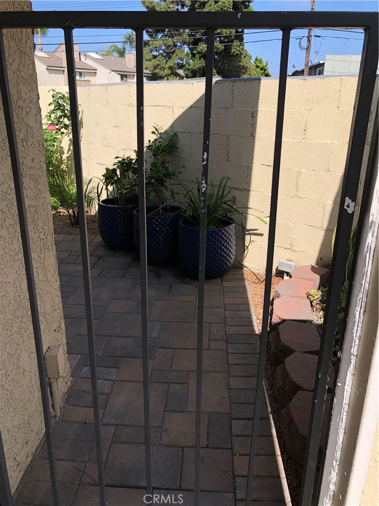 14181 Goldenwest Street Property Photo 4