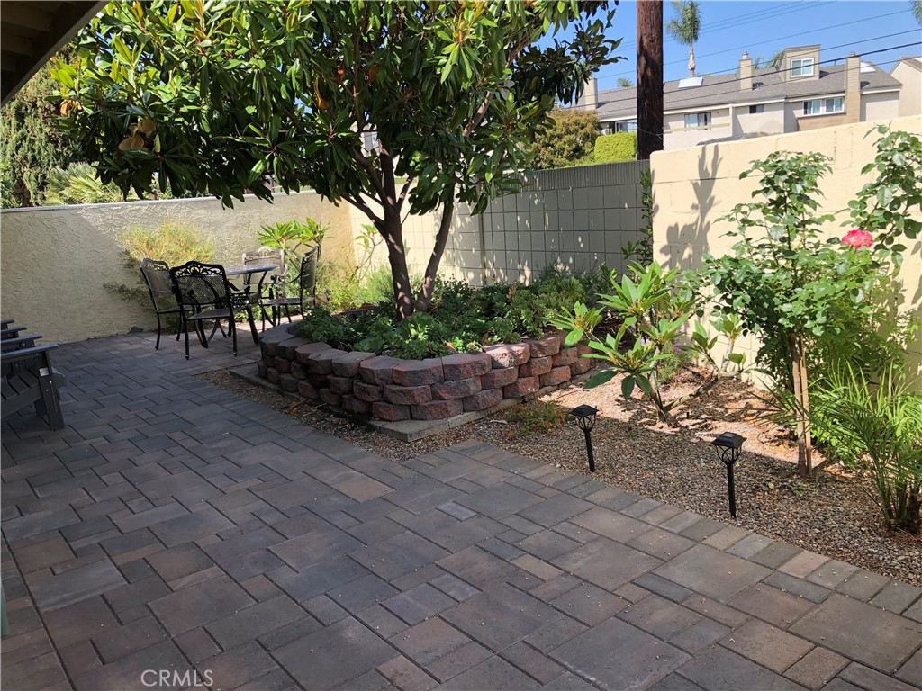 14181 Goldenwest Street Property Photo 5