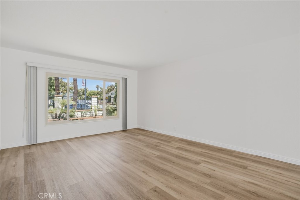 14652 Devonshire Avenue Property Photo 6