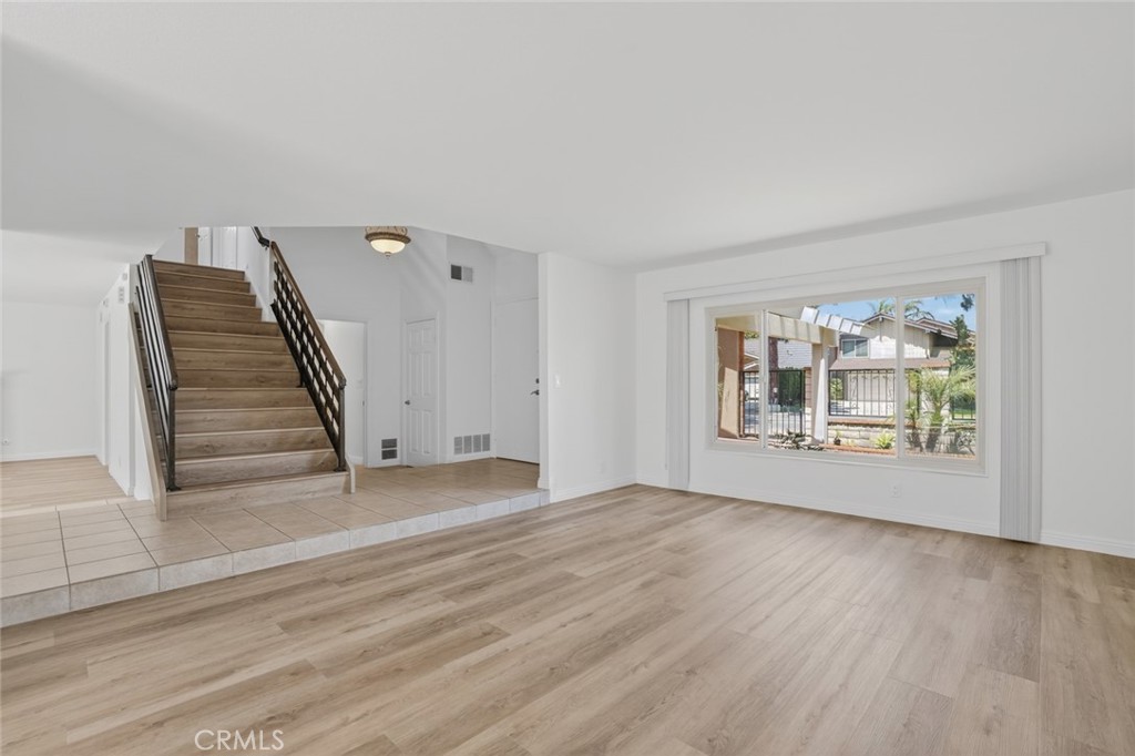 14652 Devonshire Avenue Property Photo 7